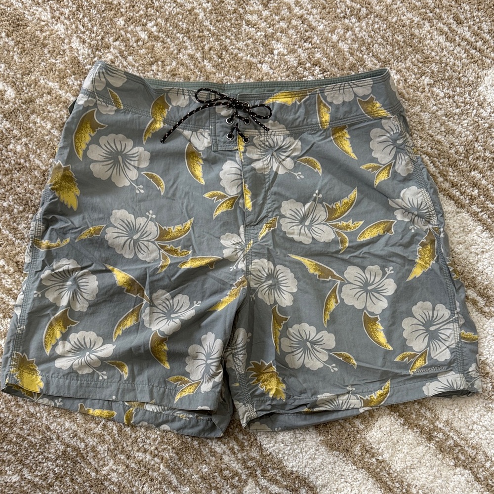 Men’s Patagonia hibiscus Hawaiian Floral Shorts